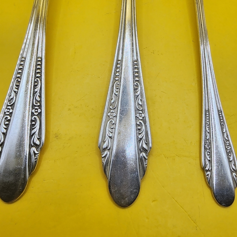 3 Rogers International Roberta Spoons Silverplate Vintage - Picture 2 of 6
